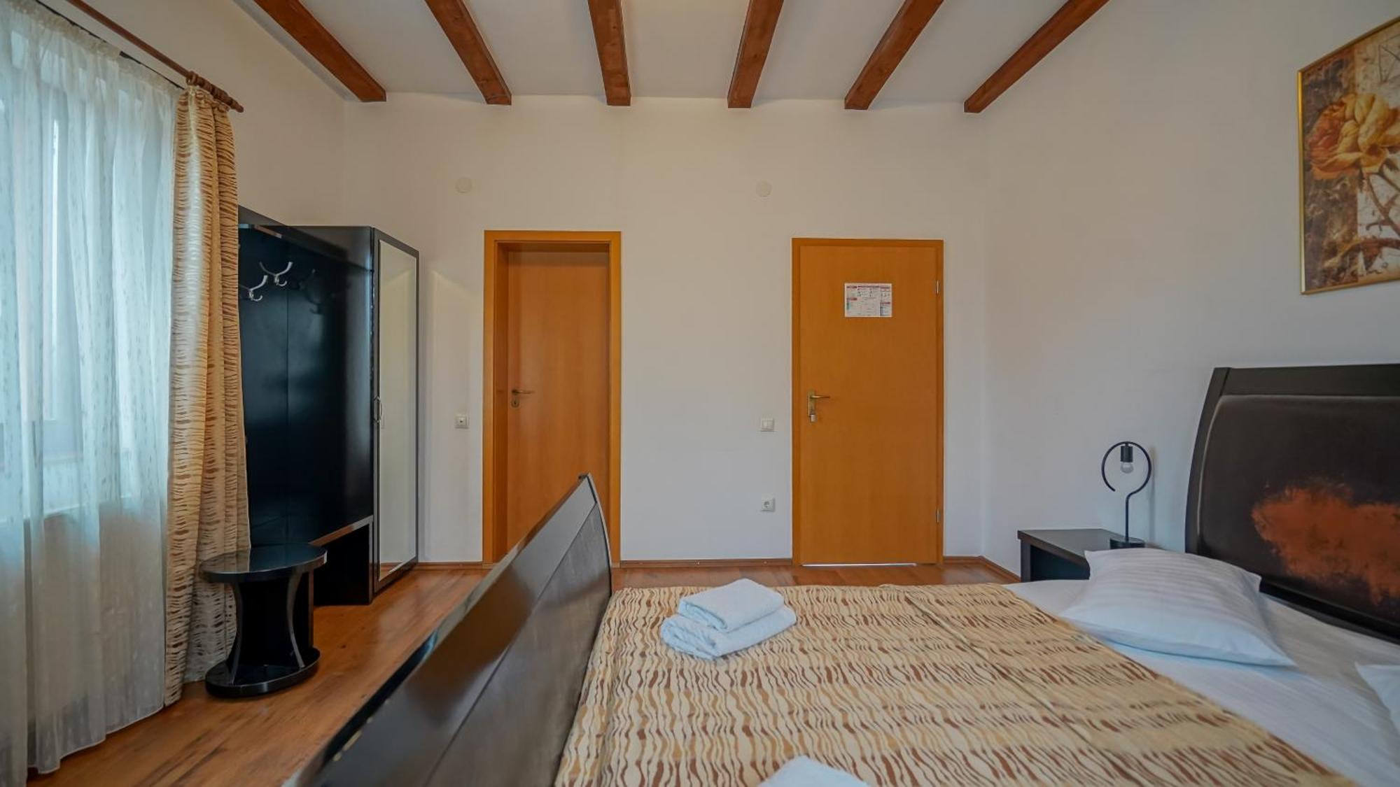Pension Bavaria Brasov Exterior photo